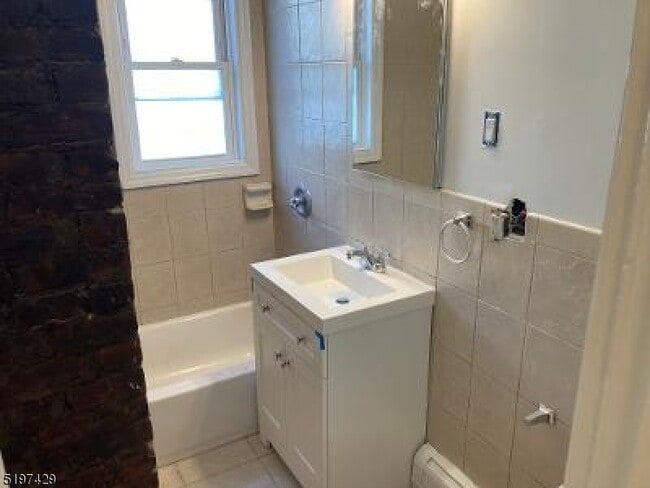 Foto del edificio - 42 N 8th St