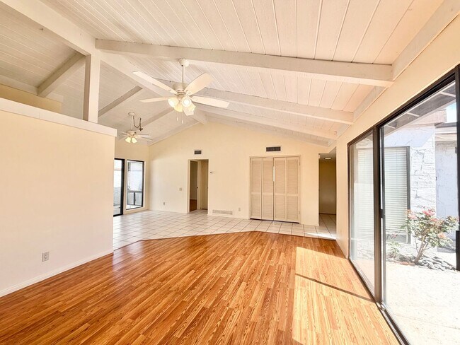 Foto del edificio - AVAILABLE NOW!! 3 Bedroom 2.5 Bathroom House in Palm Springs!