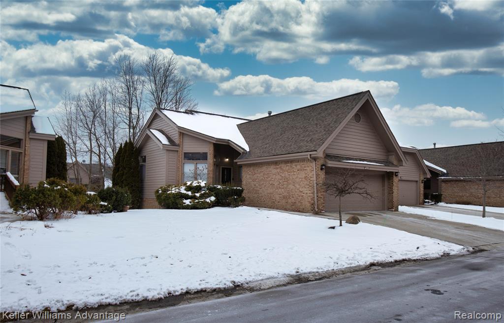 Primary Photo - 29671 N Meadowridge