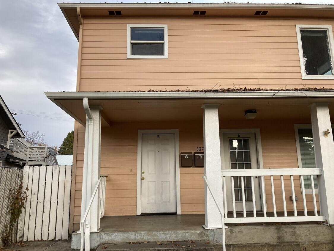 Primary Photo - 327 S Oakdale Ave