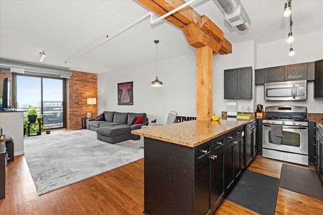 Foto del edificio - 1735 W Diversey Pkwy