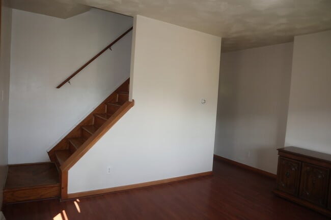 Building Photo - 629 Woodlawn Ave