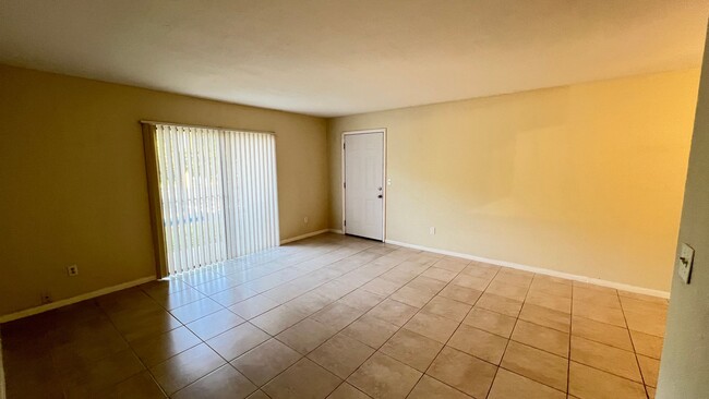 Foto del edificio - Cozy 2 BD/ 2 BA Apartment in Palm Bay! Was...