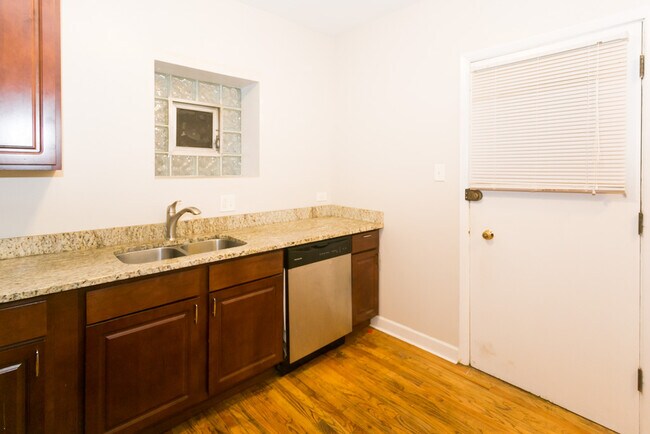 Building Photo - 7434 N Artesian Ave