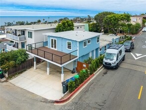 Building Photo - 297 Wave St
