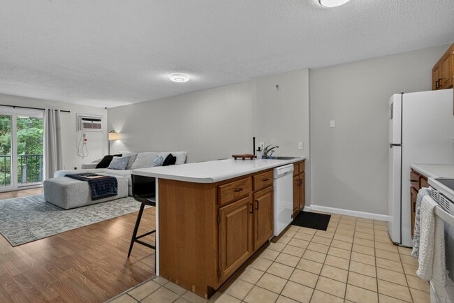 Building Photo - 120 Fisherville Rd