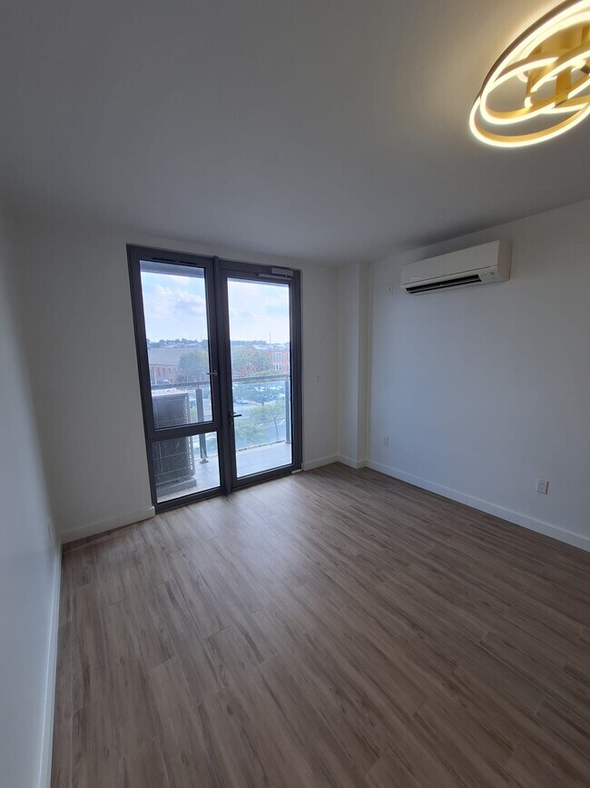 living room - 7065 Queens Blvd