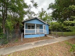 Building Photo - 612 N 8th St