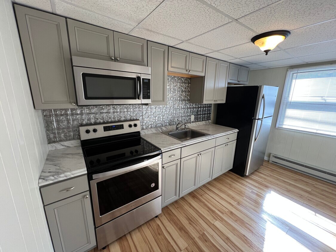 Kitchen - 607 Spring St