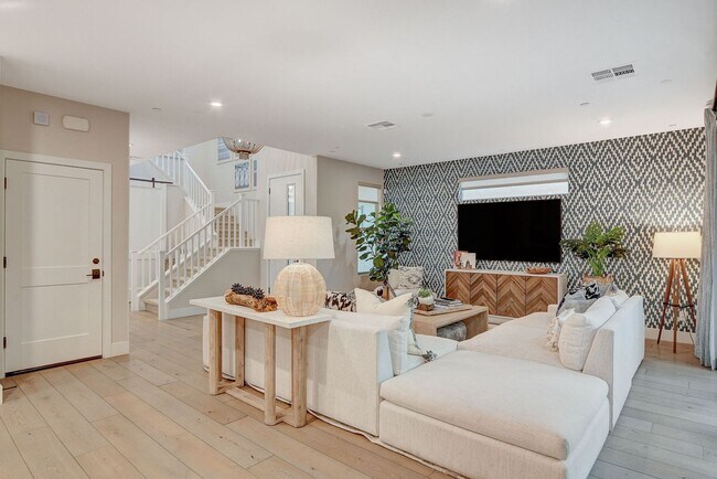 Building Photo - Luxury Fully Furnished Designer Home in Inspirada!