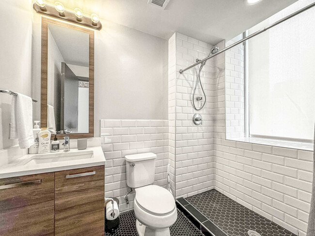 Foto del edificio - 555 Evergreen St