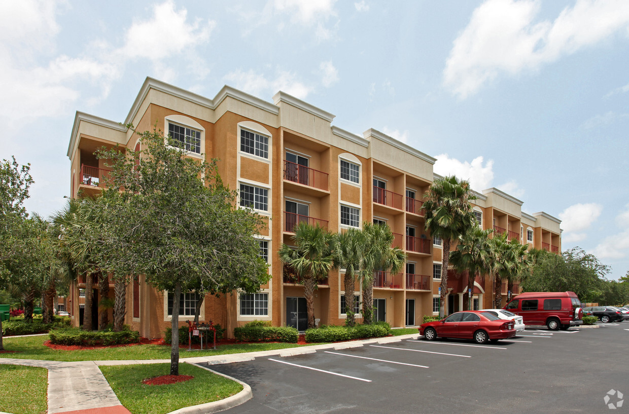 Foto principal - Colonial Park - Senior Living Community