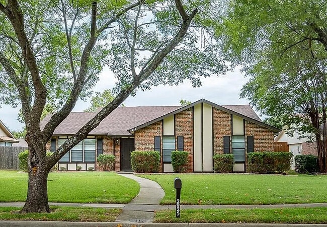 Building Photo - 2925 Holy Cross Ln