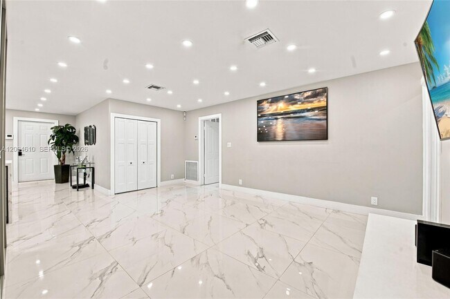 Foto del edificio - 821 Ramblewood Dr
