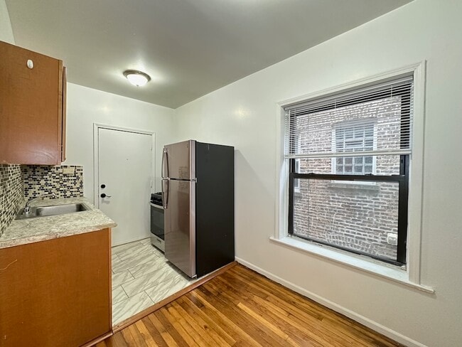 Foto del edificio - 933 W Sunnyside Ave