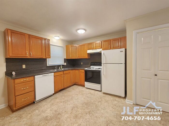 Primary Photo - 2 Bed /1.5 Bath Duplex in Convenient Kanna...