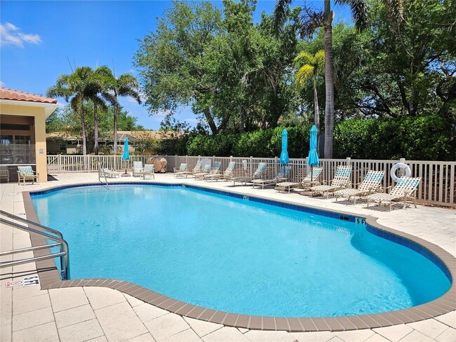 Building Photo - 330 Rio Terra