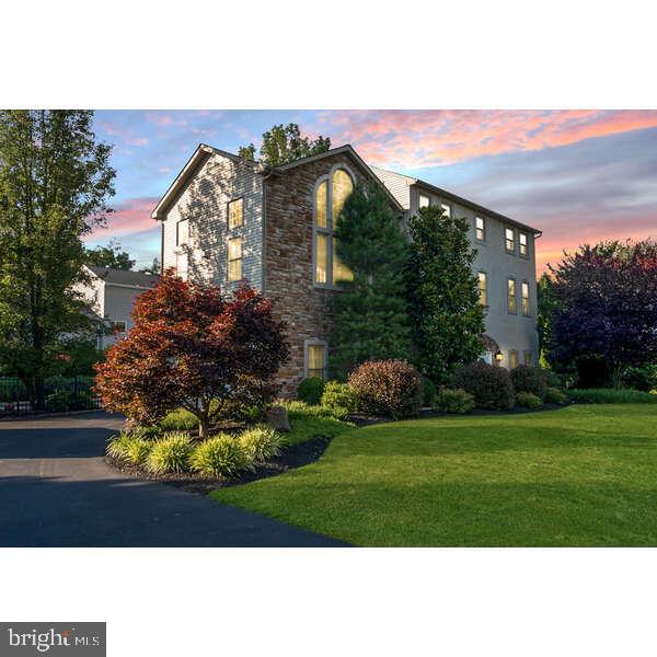 Foto principal - 114 Riverview Ave