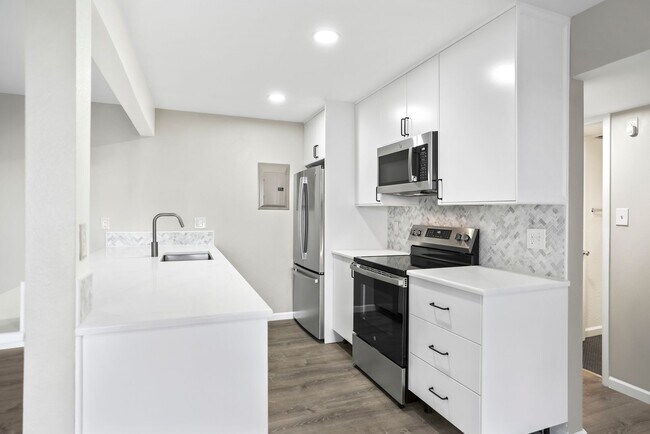 Foto del edificio - 2227 Canyon Blvd