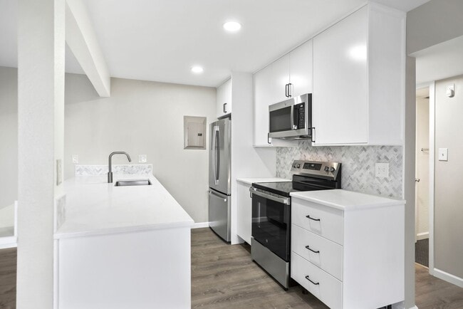 Photo - Stunning Fully Remodeled 2BD/2BA - Top Floor Unit in the Heart of Boulder Apartment