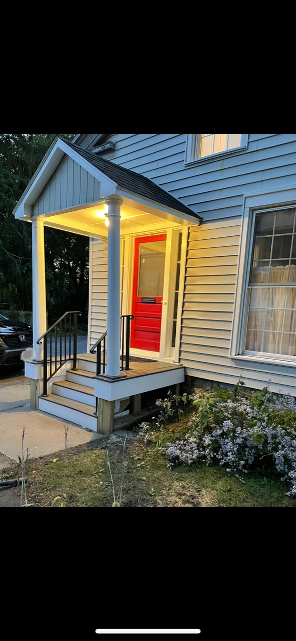 welcome - 7 1/2 Bacon St