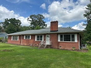 Building Photo - 407 Elizabeth Dr