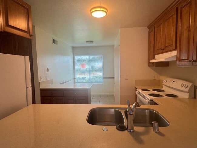 Building Photo - 4722 Knickerbocker Ln