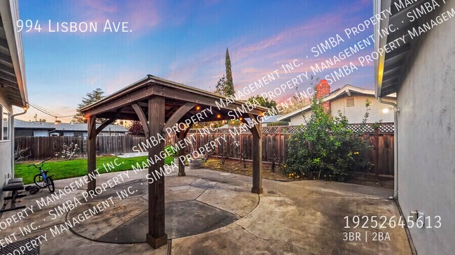 Foto del edificio - 994 Lisbon Ave