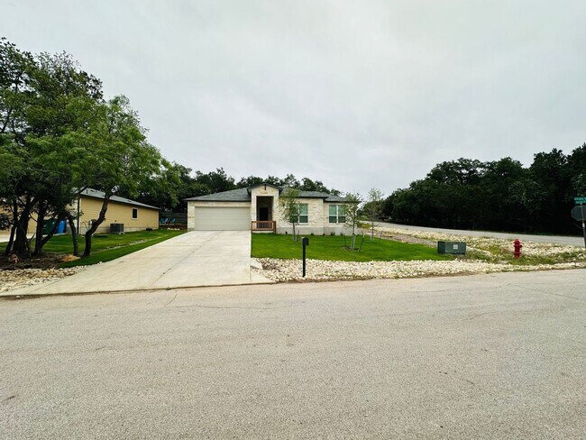 Foto del edificio - 3 Bedroom Single Family Home in Lago Vista