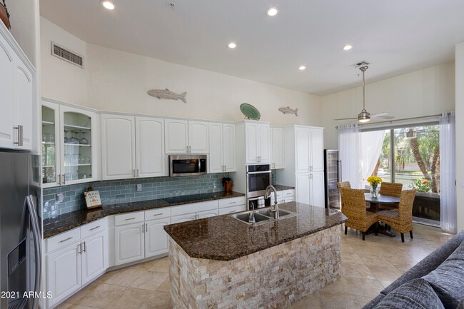 Building Photo - 10175 E Cochise Dr