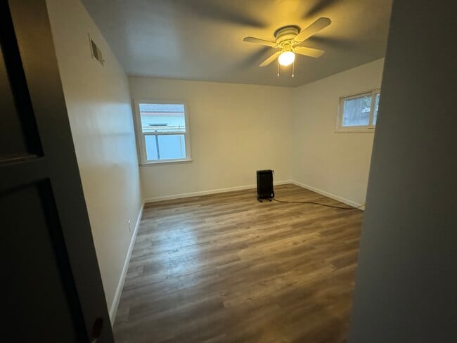 larger bedroom $2,000 - 1315 Grant St