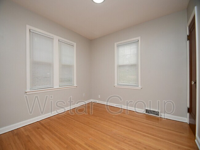 Building Photo - 2108 S 46th St
