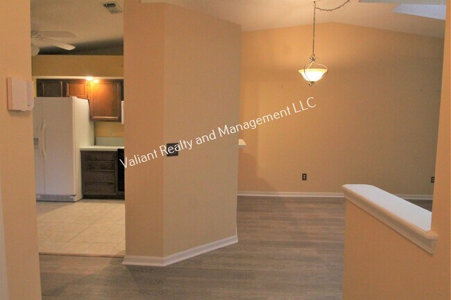 Building Photo - 3476 Raymur Villa Dr