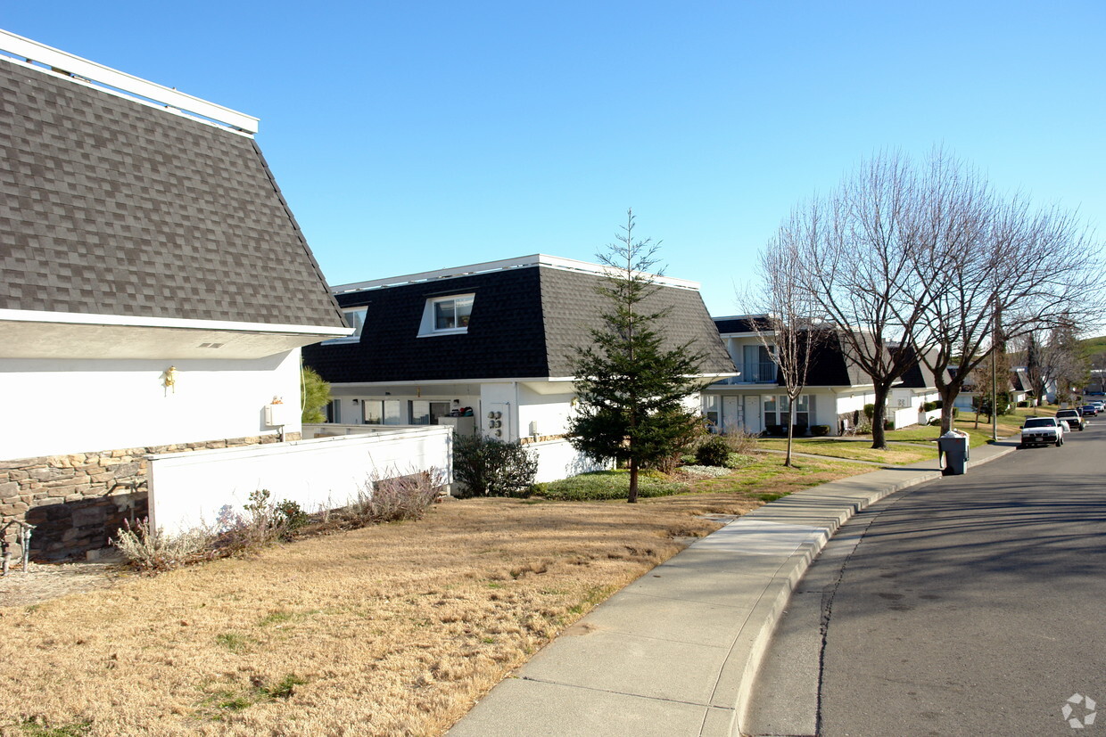 Primary Photo - Vacaville Meadows Apartments