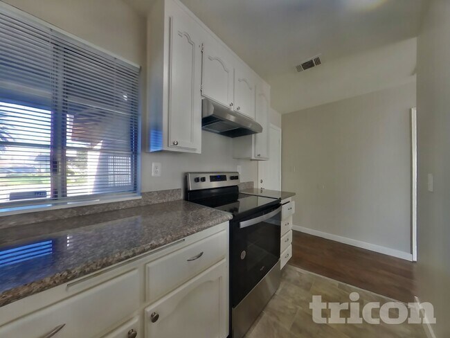 Foto del edificio - 607 Placer Ln