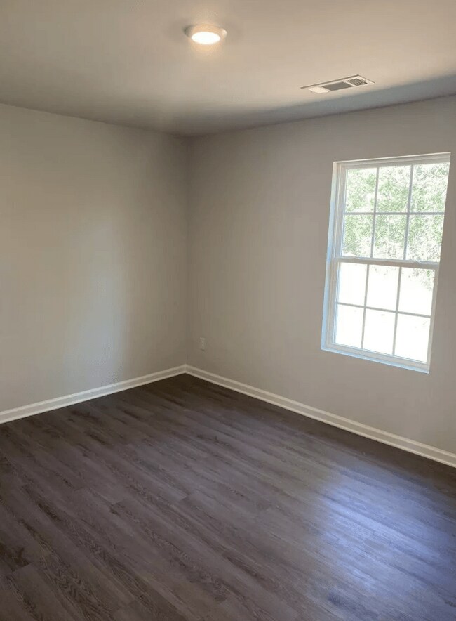 Collins Vineyard Townhomes I Suelos mejorados - Collins Vineyard | Townhome Living in Griffin, GA