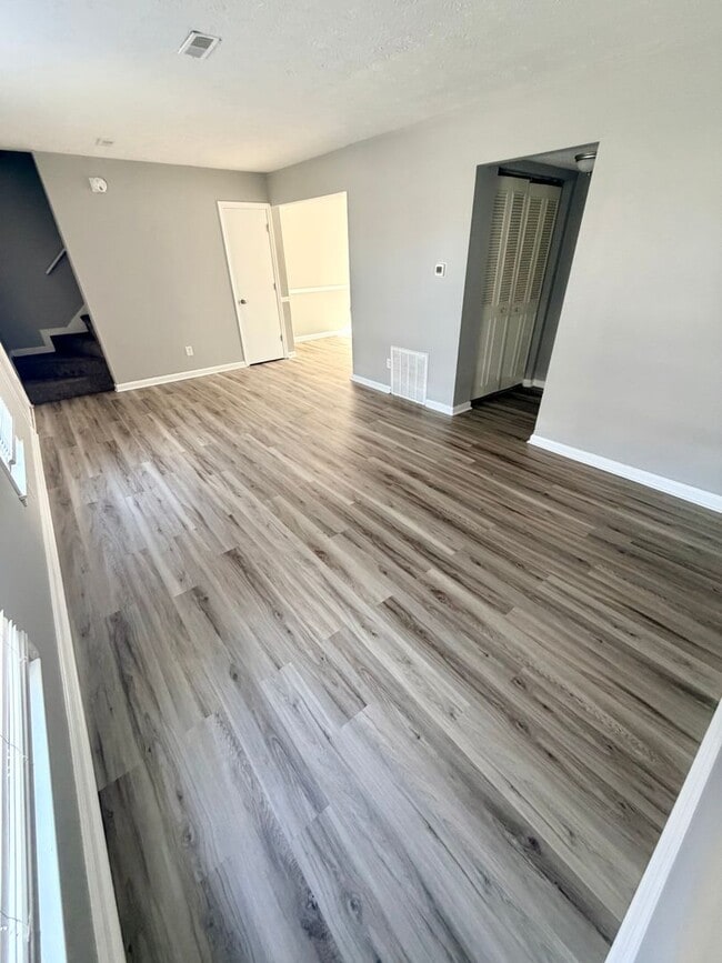 Foto del edificio - 2472 Woodhill Dr