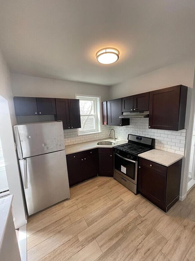 Building Photo - 265 Avenue B