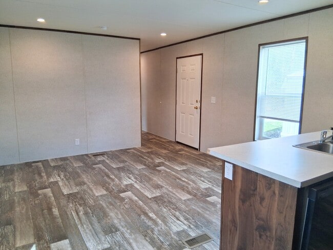 Building Photo - 2121 Panhandle Rd