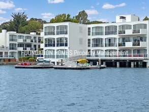 Building Photo - 1106 Shelter Bay Ave