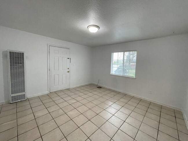 Building Photo - 7723 Molinos Ave