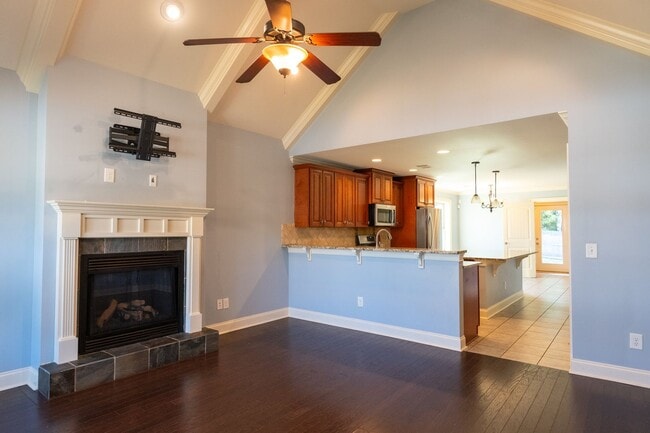 Building Photo - 2449 Deer Run Ct