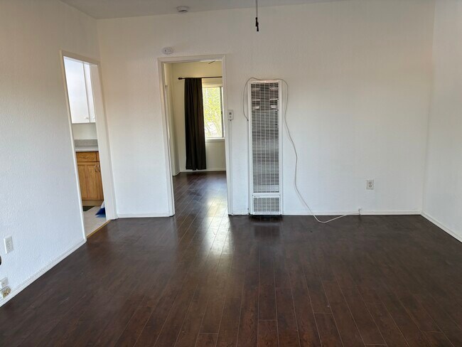 Desde la puerta principal - 2620 Idell St