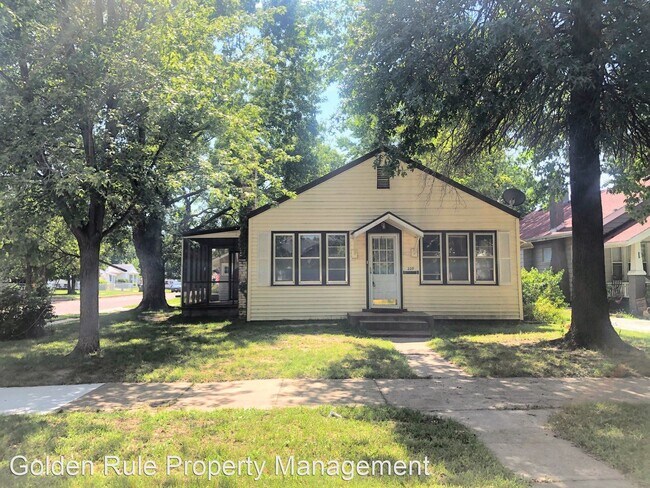 Foto del edificio - 2 br, 1 bath House - 229 E 16th Ave