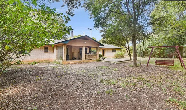 Foto del edificio - 1250 E Common St