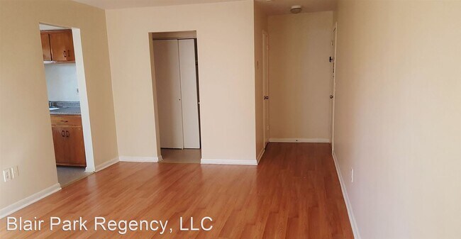 Building Photo - 716 Field Ave