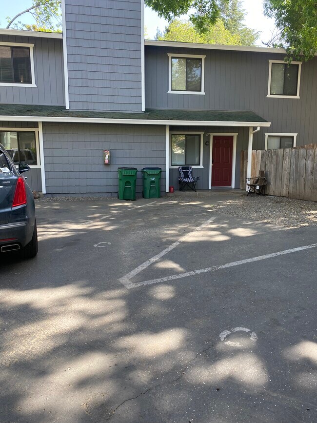 Parking Lot - 921 W Sacramento Ave