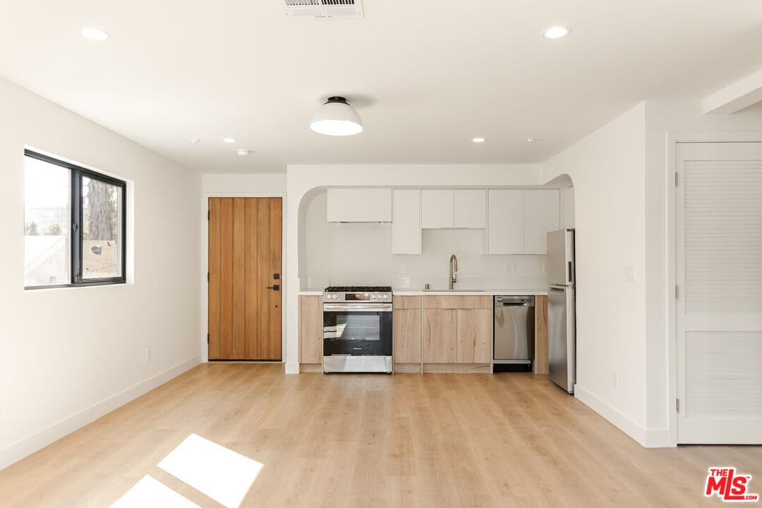 Primary Photo - 2845 1/2 Marsh St