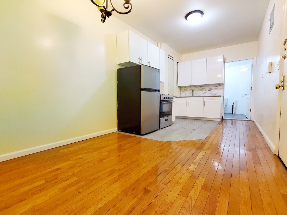 Primary Photo - 837 Bedford Ave