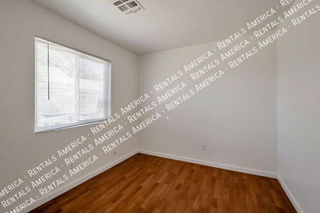 Foto del edificio - 1745 E Cheyenne St